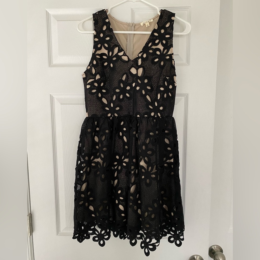 Miami black lace flower dress knee length v neck sleeveless perfect sundress